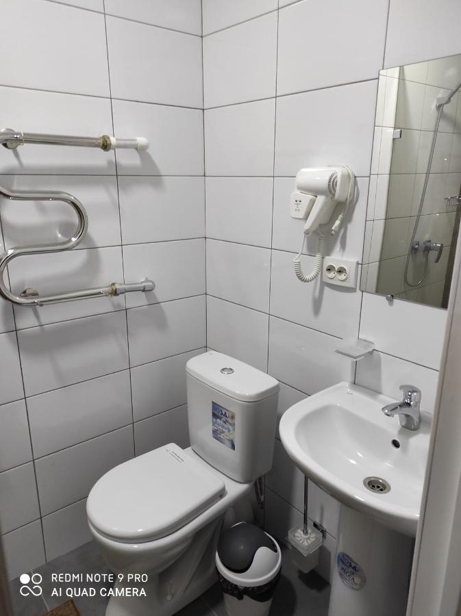 Жомарт Hotel Aqtöbe Luaran gambar