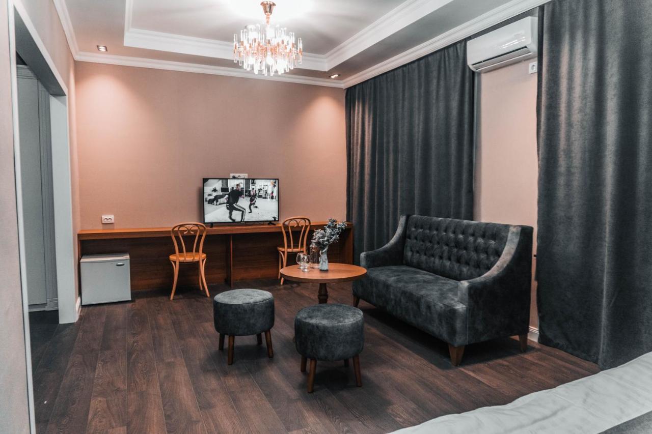 Жомарт Hotel Aqtöbe Luaran gambar